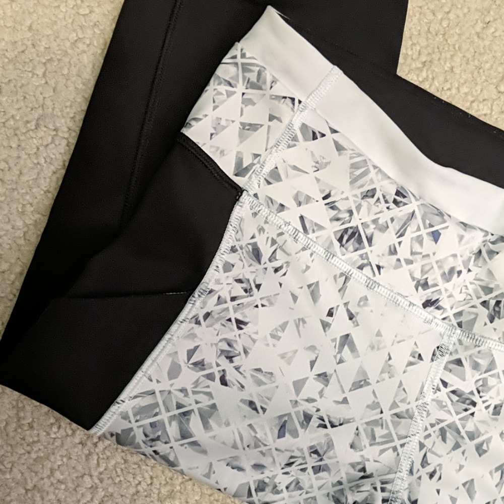 Lululemon leggings - Picture 4 of 5